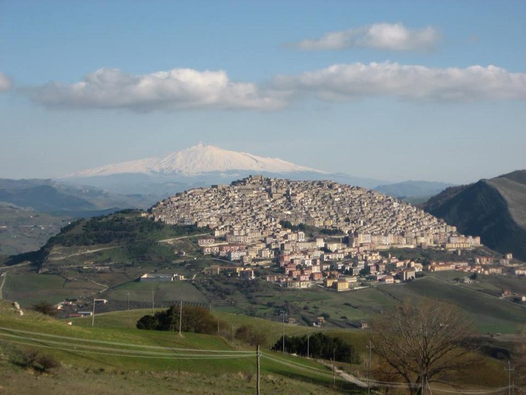 Casa Vacanze Villa Mariano Gangi Esterno foto